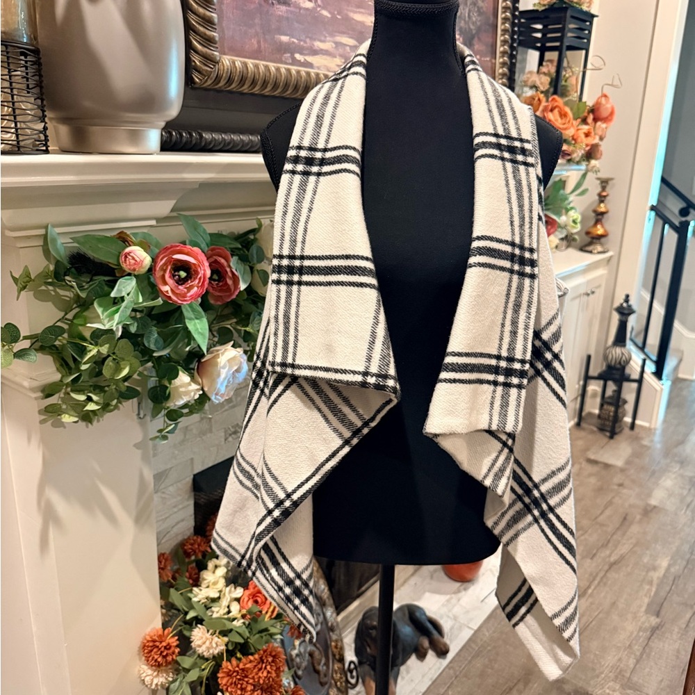 TCEC Black & Cream Plaid Draped Vest